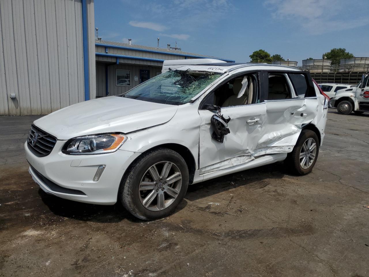 YV440MDU1H2023225 2017 VOLVO XC60 - Image 1