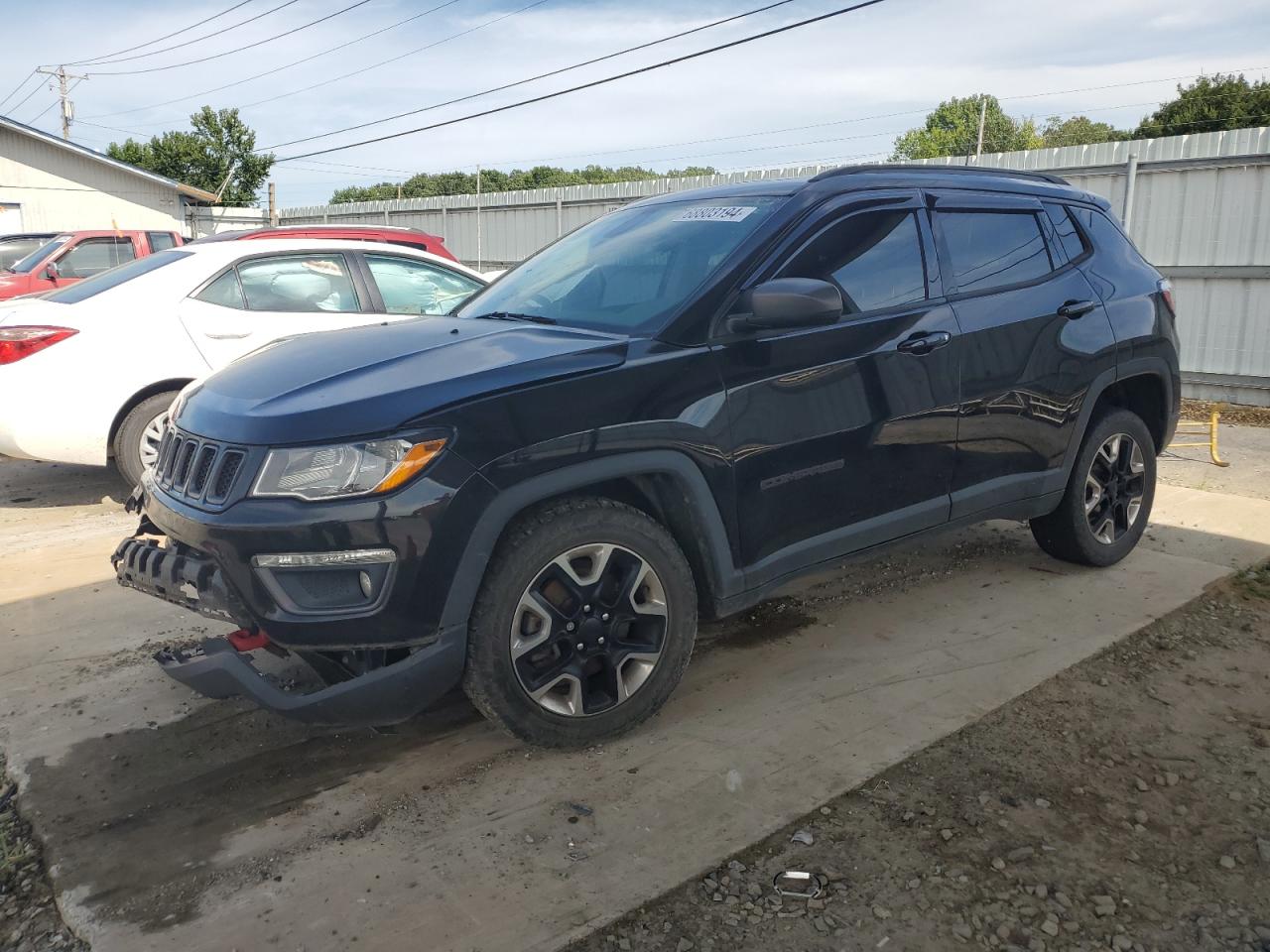 3C4NJDDB4JT130227 2018 JEEP COMPASS - Image 1