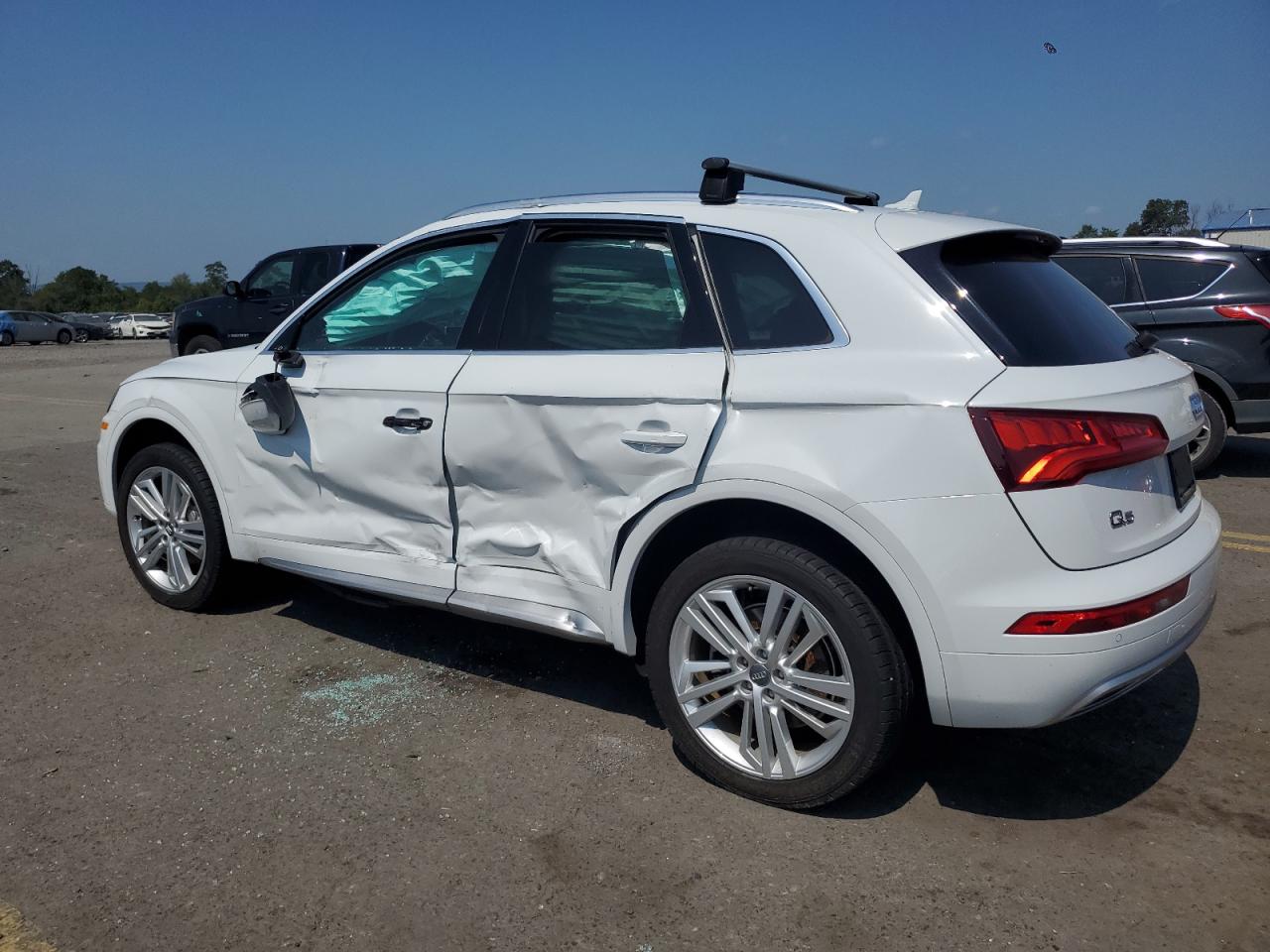 WA1BNAFY8K2097060 2019 AUDI Q5 - Image 2