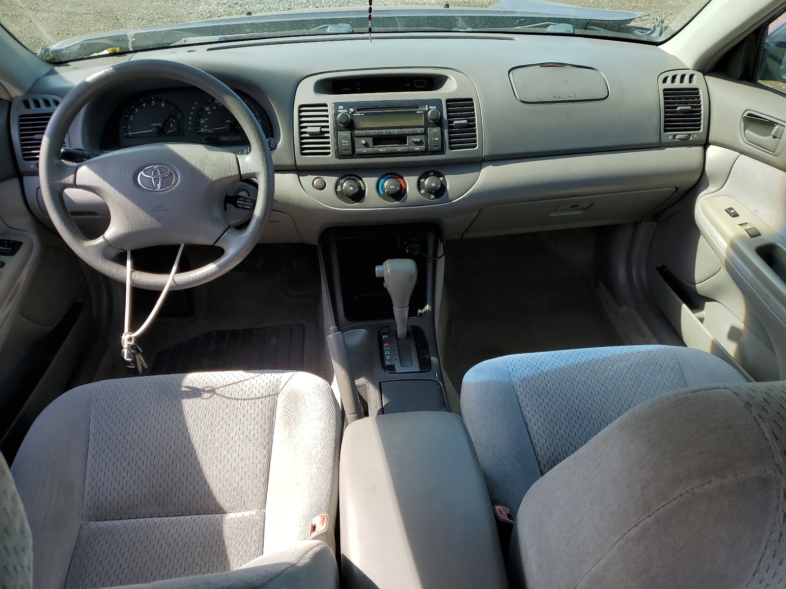 4T1BE32K84U290623 2004 Toyota Camry Le