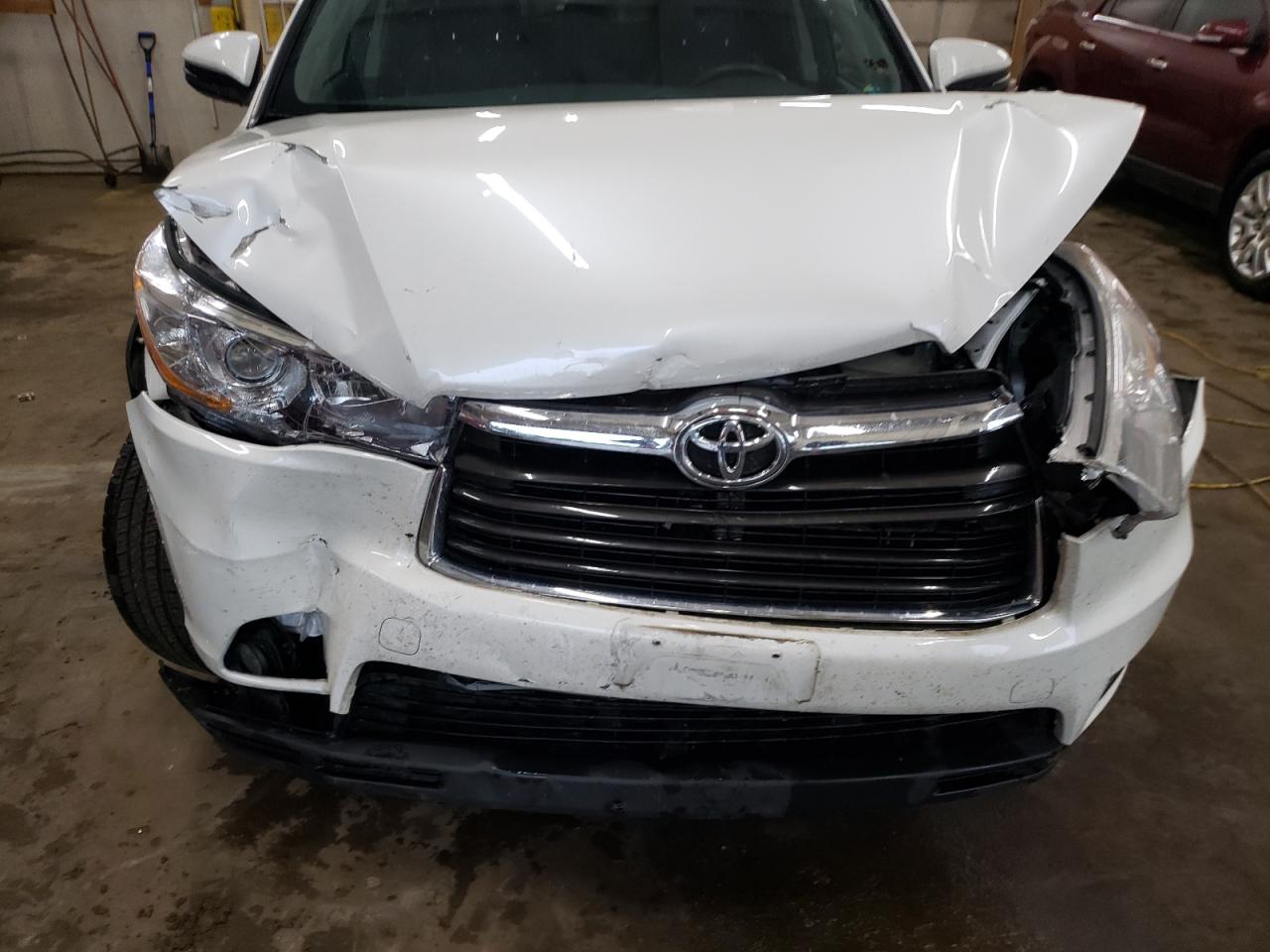 5TDBKRFH7GS347398 2016 Toyota Highlander Le