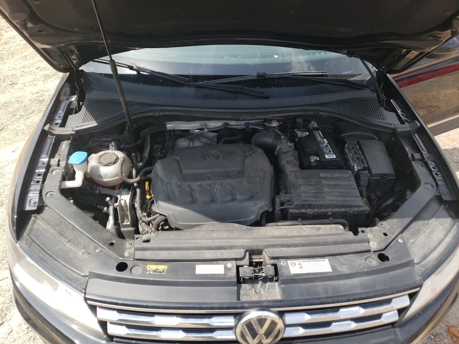 3VV3B7AX3JM090532 2018 Volkswagen Tiguan Se