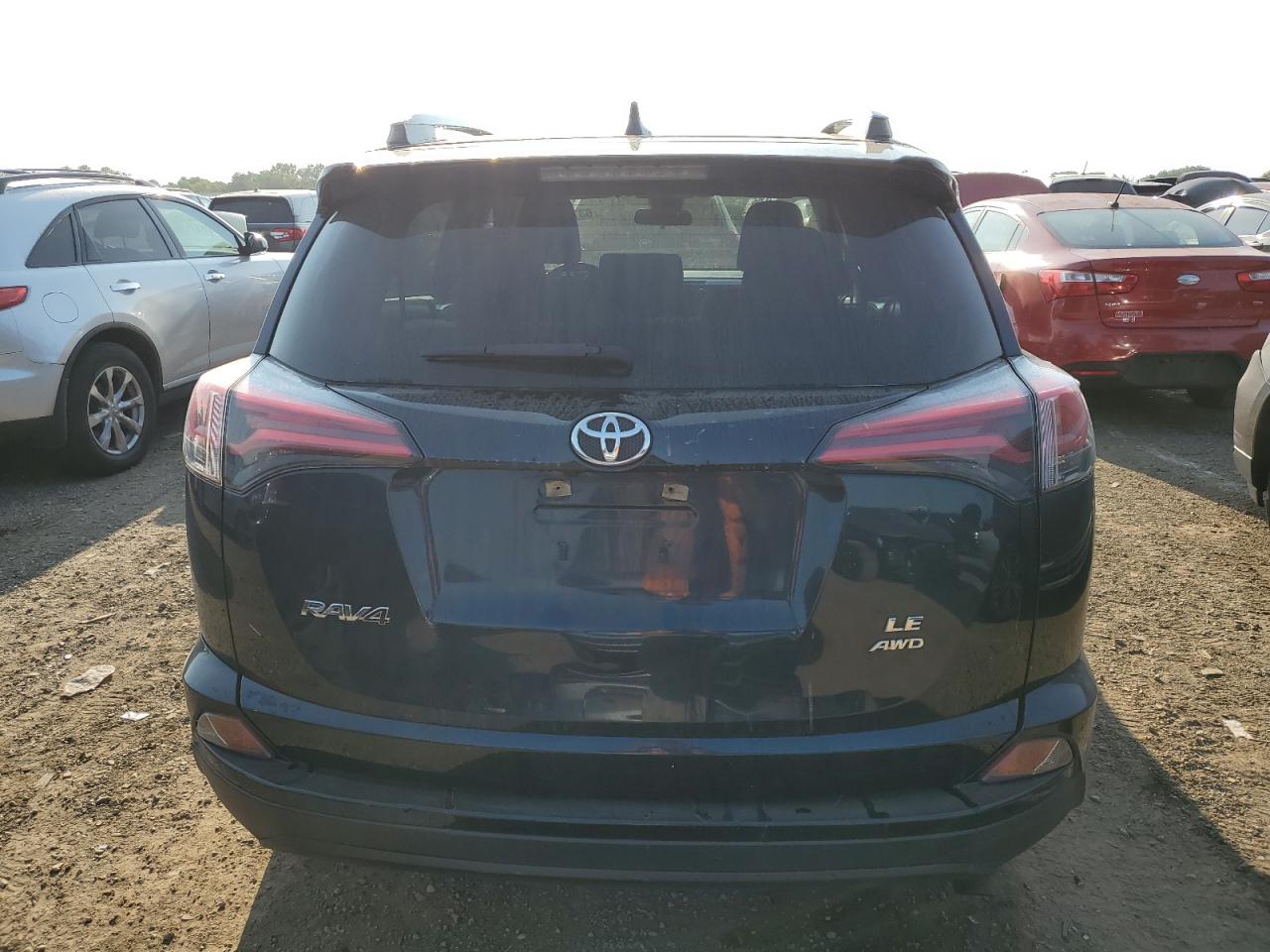 JTMBFREV7HJ170779 2017 Toyota Rav4 Le