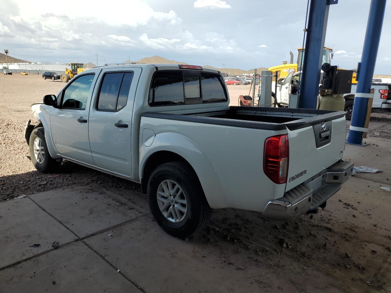 1N6AD0ER2JN709420 2018 NISSAN NAVARA - Image 2