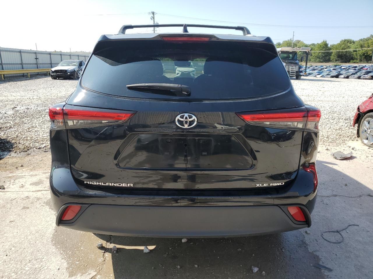 5TDGZRBH2NS560697 2022 Toyota Highlander Xle