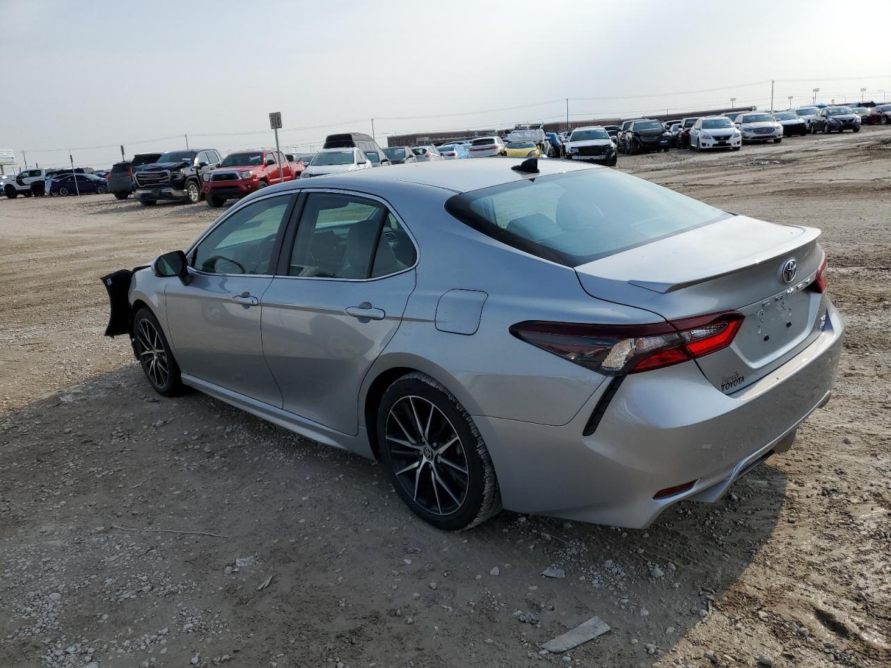 4T1T11BK4NU068344 2022 TOYOTA CAMRY - Image 2