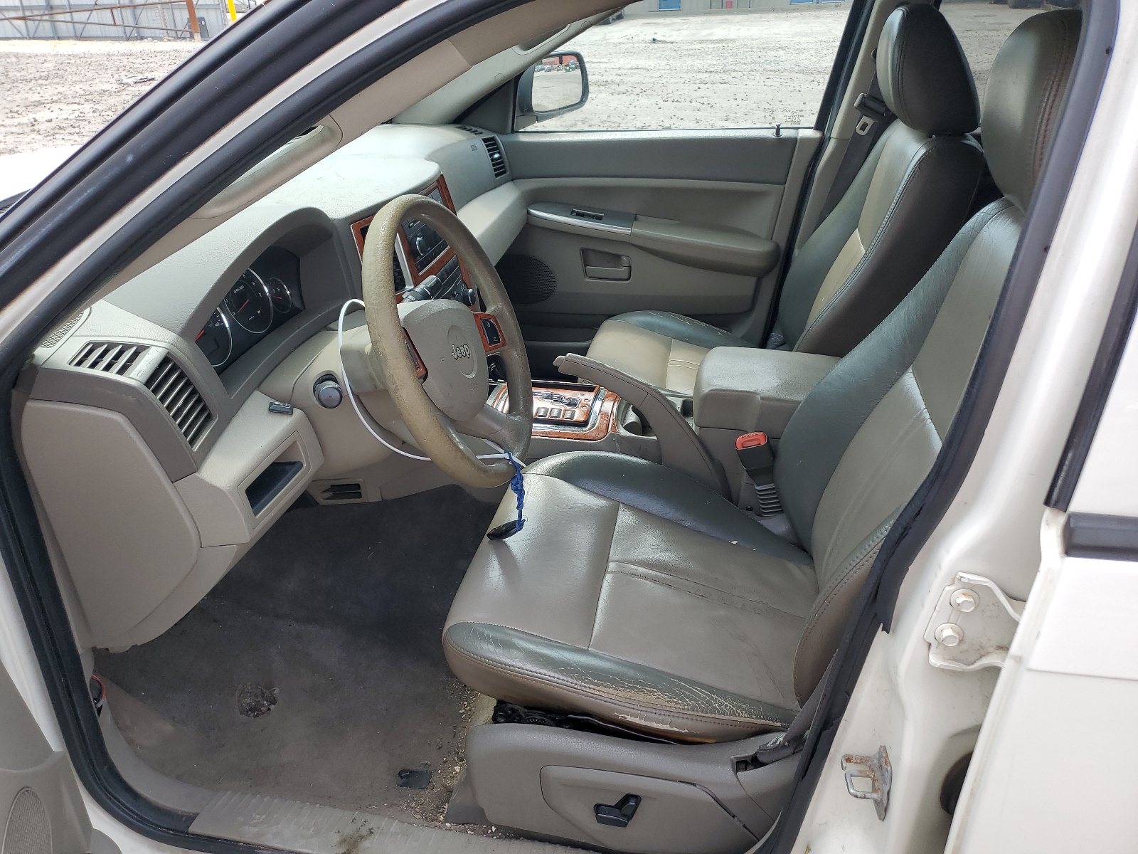 1J8GR48K08C225717 2008 Jeep Grand Cherokee Laredo