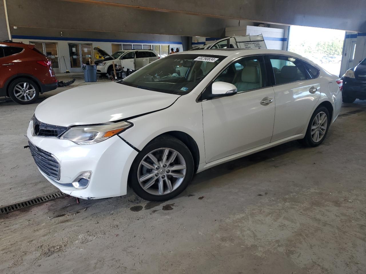 2013 TOYOTA AVALON