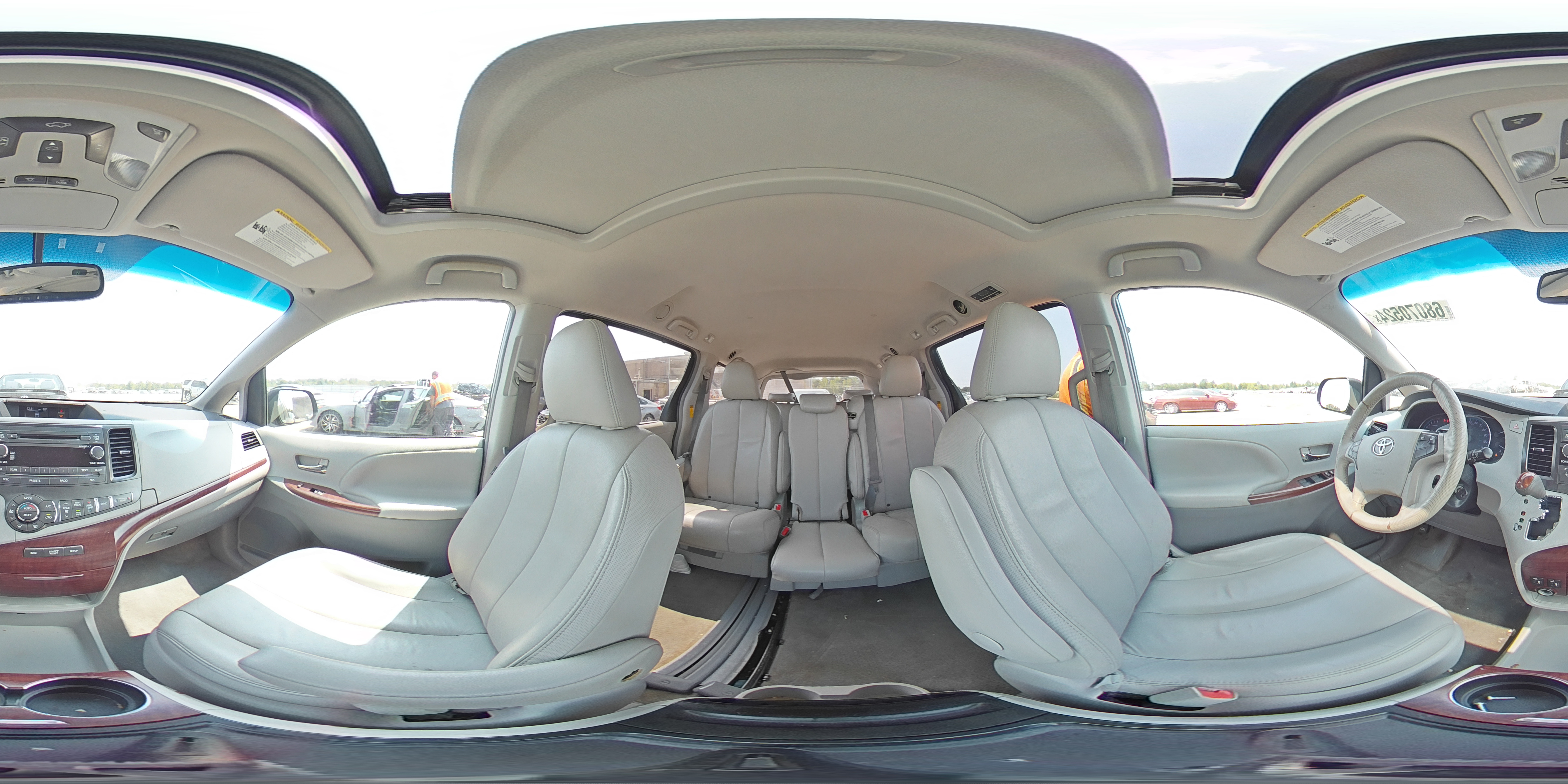 5TDYK3DCXES437334 2014 Toyota Sienna Xle