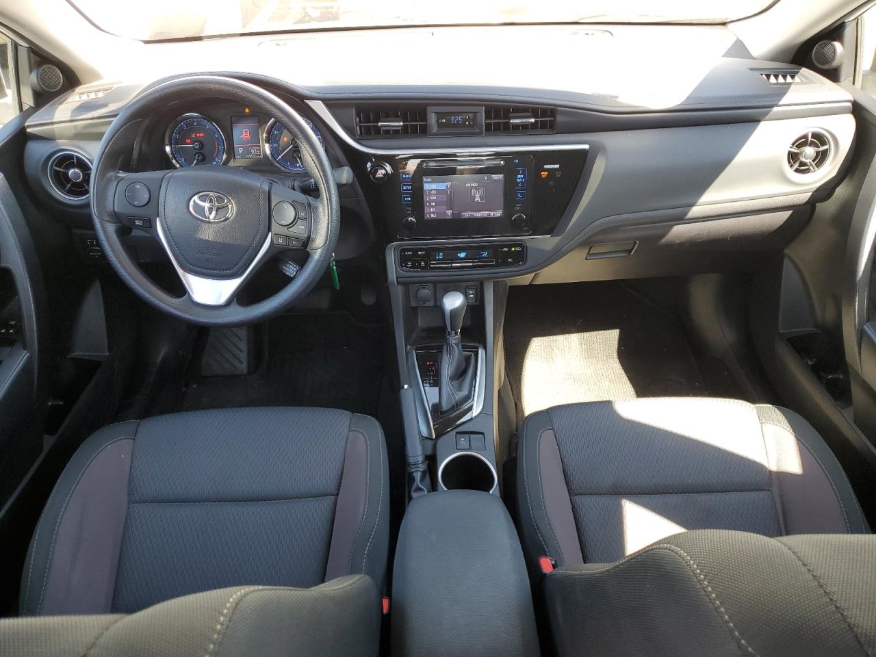 5YFBURHE8HP675419 2017 Toyota Corolla L