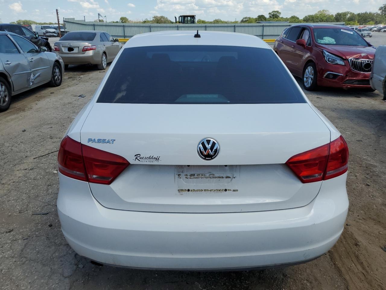 1VWAP7A35DC043705 2013 Volkswagen Passat S