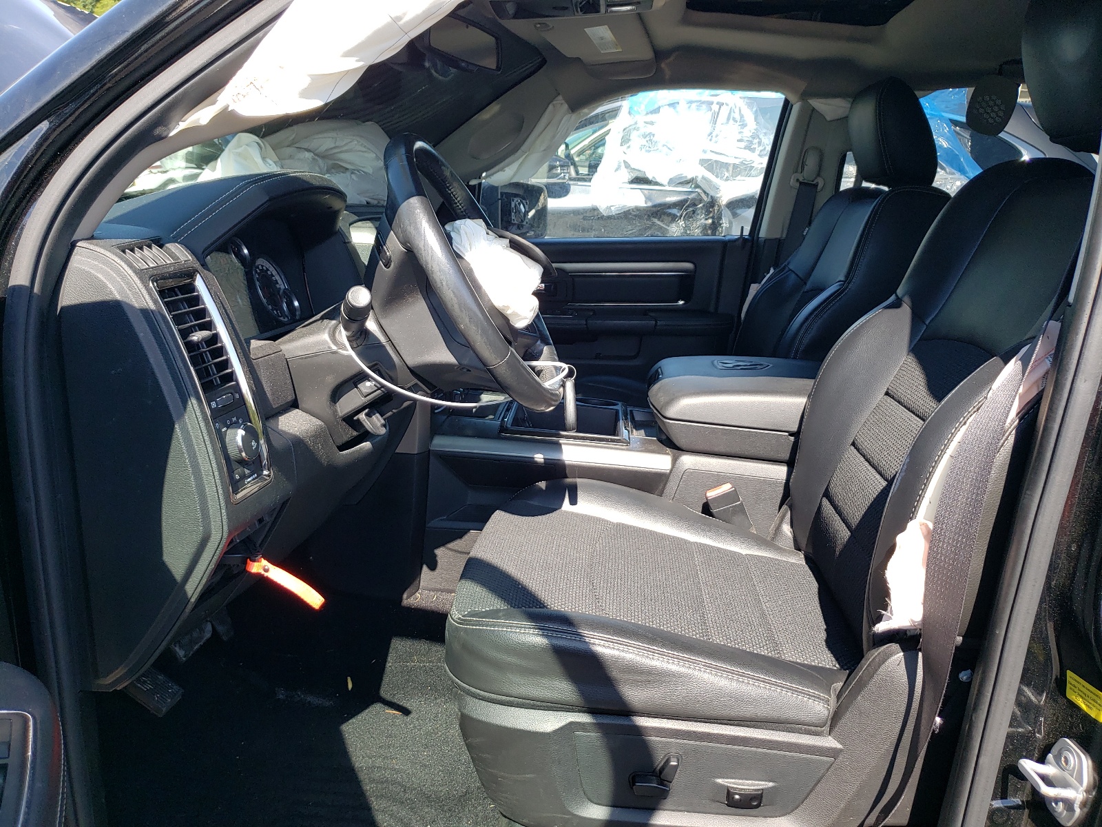 1C6RR7MT7FS518878 2015 Ram 1500 Sport