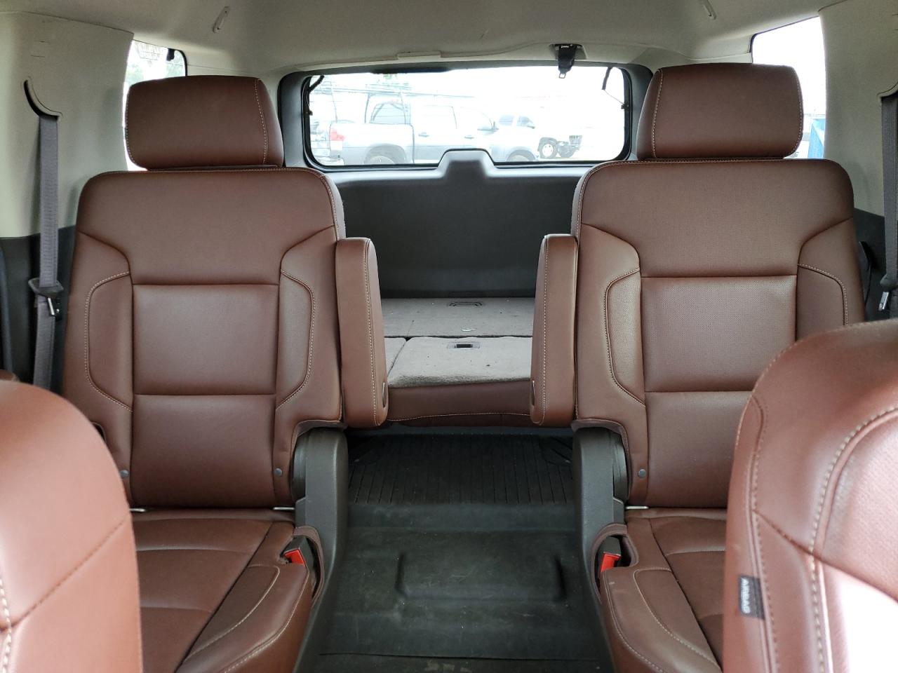 2018 Chevrolet Tahoe C1500 Premier VIN: 1GNSCCKC6JR233720 Lot: 65417004