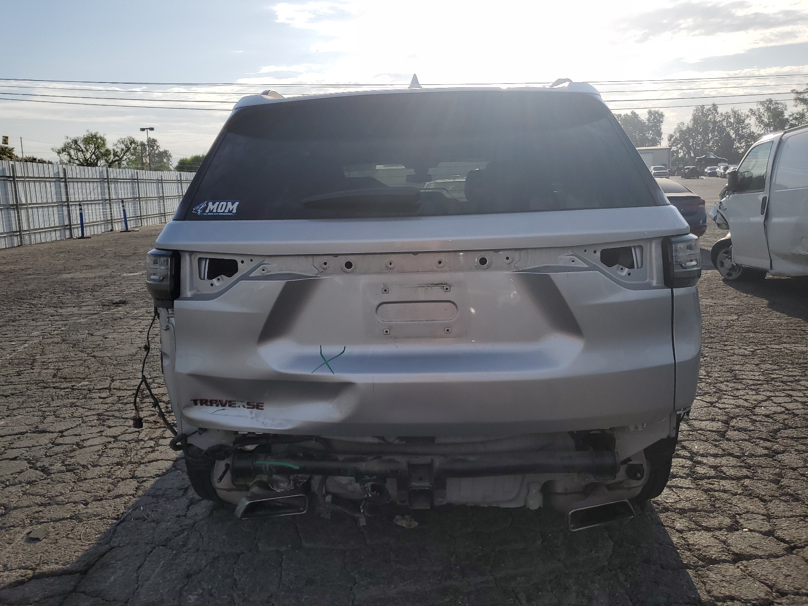 1GNERKKW3JJ207381 2018 Chevrolet Traverse Premier