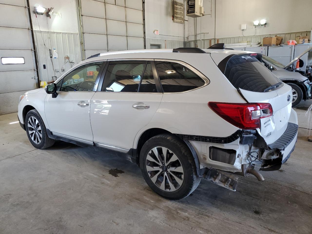 2017 Subaru Outback Touring VIN: 4S4BSETC9H3235976 Lot: 68118404