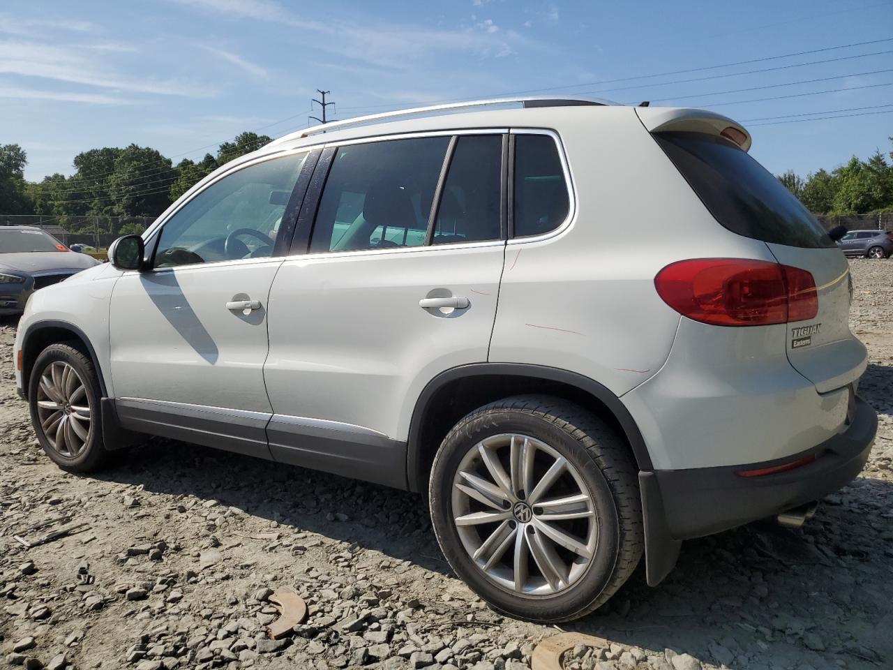 2015 Volkswagen Tiguan S VIN: WVGBV7AX2FW561221 Lot: 64937494