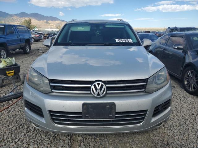  VOLKSWAGEN TOUAREG 2012 Сріблястий