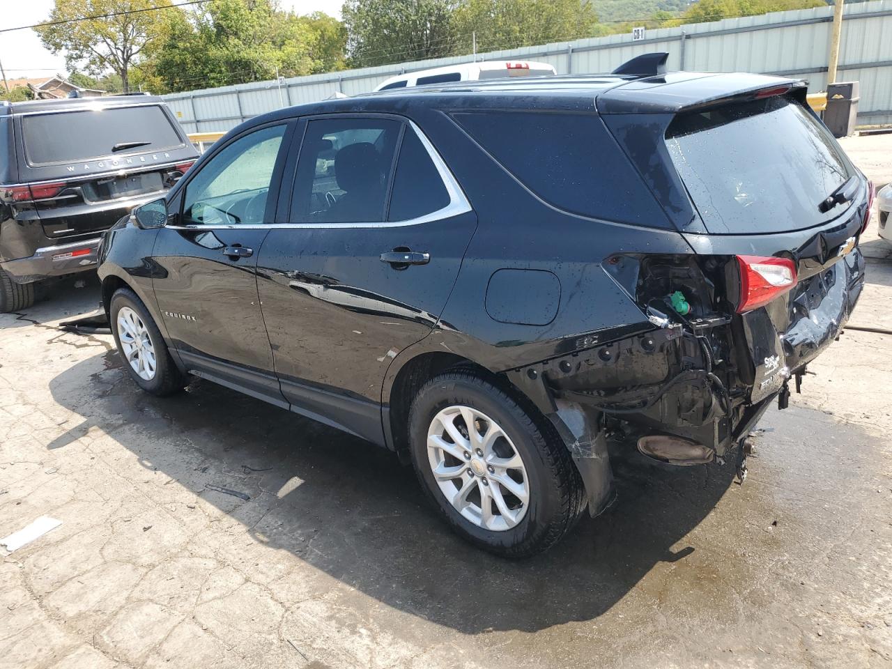 2GNAXJEV4J6241862 2018 CHEVROLET EQUINOX - Image 2