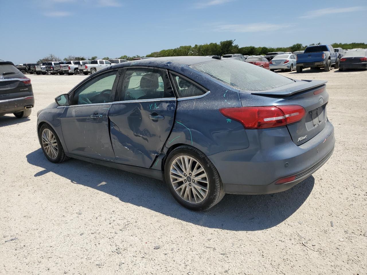 1FADP3J28JL279539 2018 FORD FOCUS - Image 2