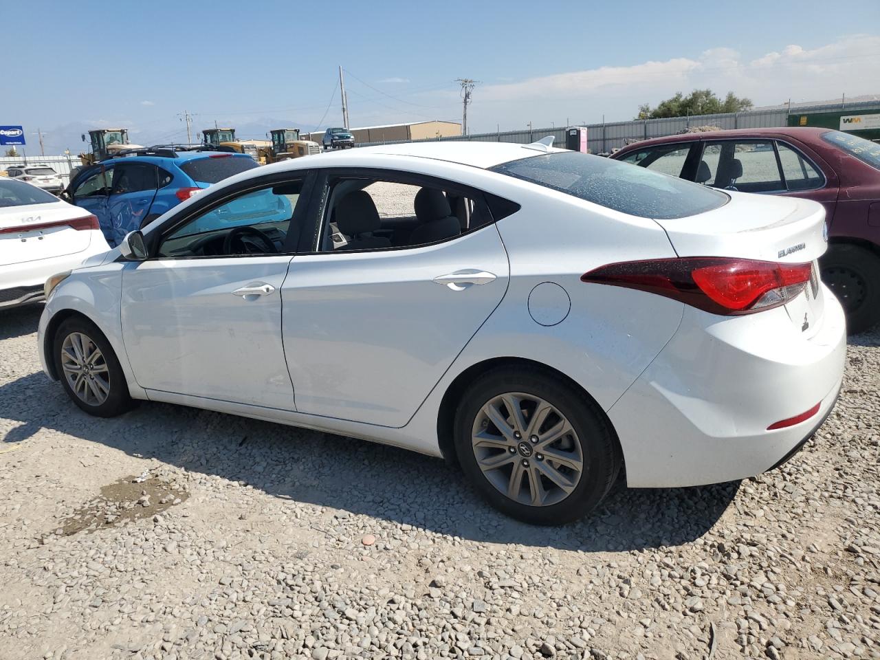 5NPDH4AE1FH604650 2015 HYUNDAI ELANTRA - Image 2