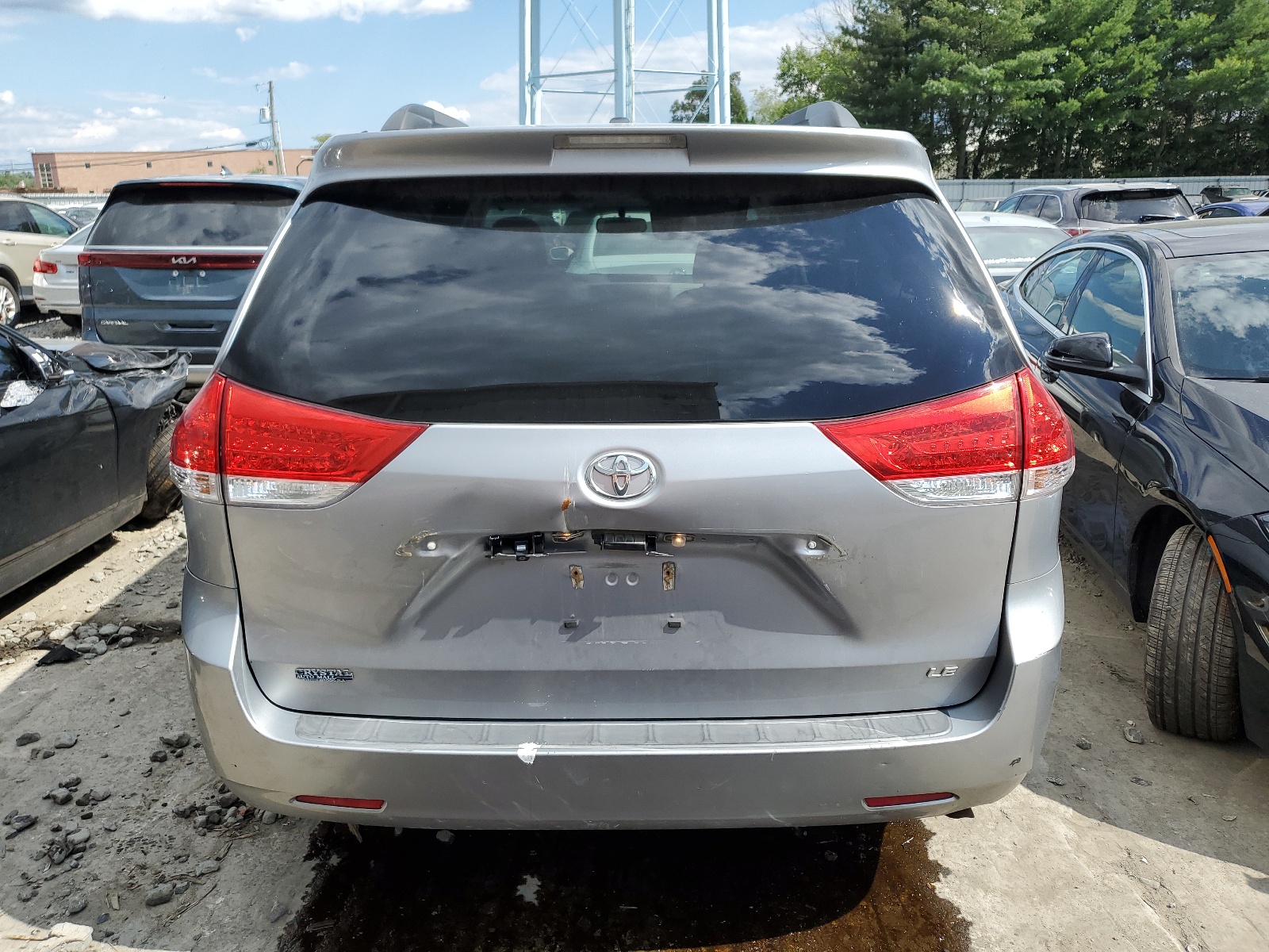 5TDKK3DC7BS013711 2011 Toyota Sienna Le