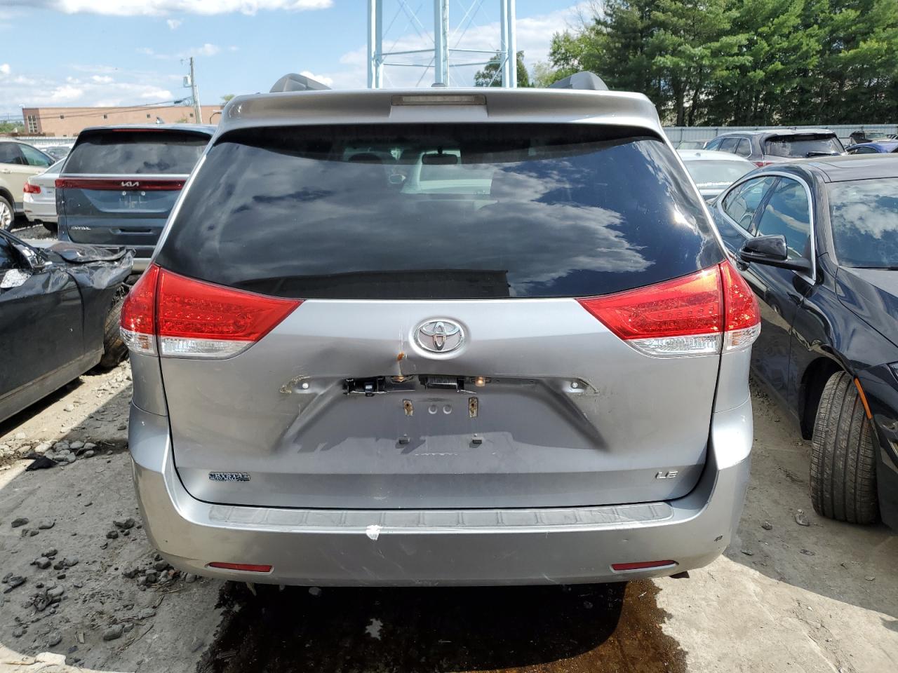 2011 Toyota Sienna Le VIN: 5TDKK3DC7BS013711 Lot: 67048594