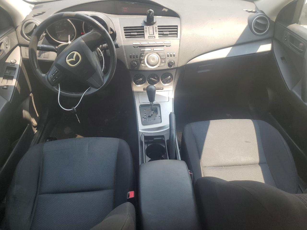 2011 Mazda 3 I VIN: JM1BL1UG8B1442261 Lot: 62835014