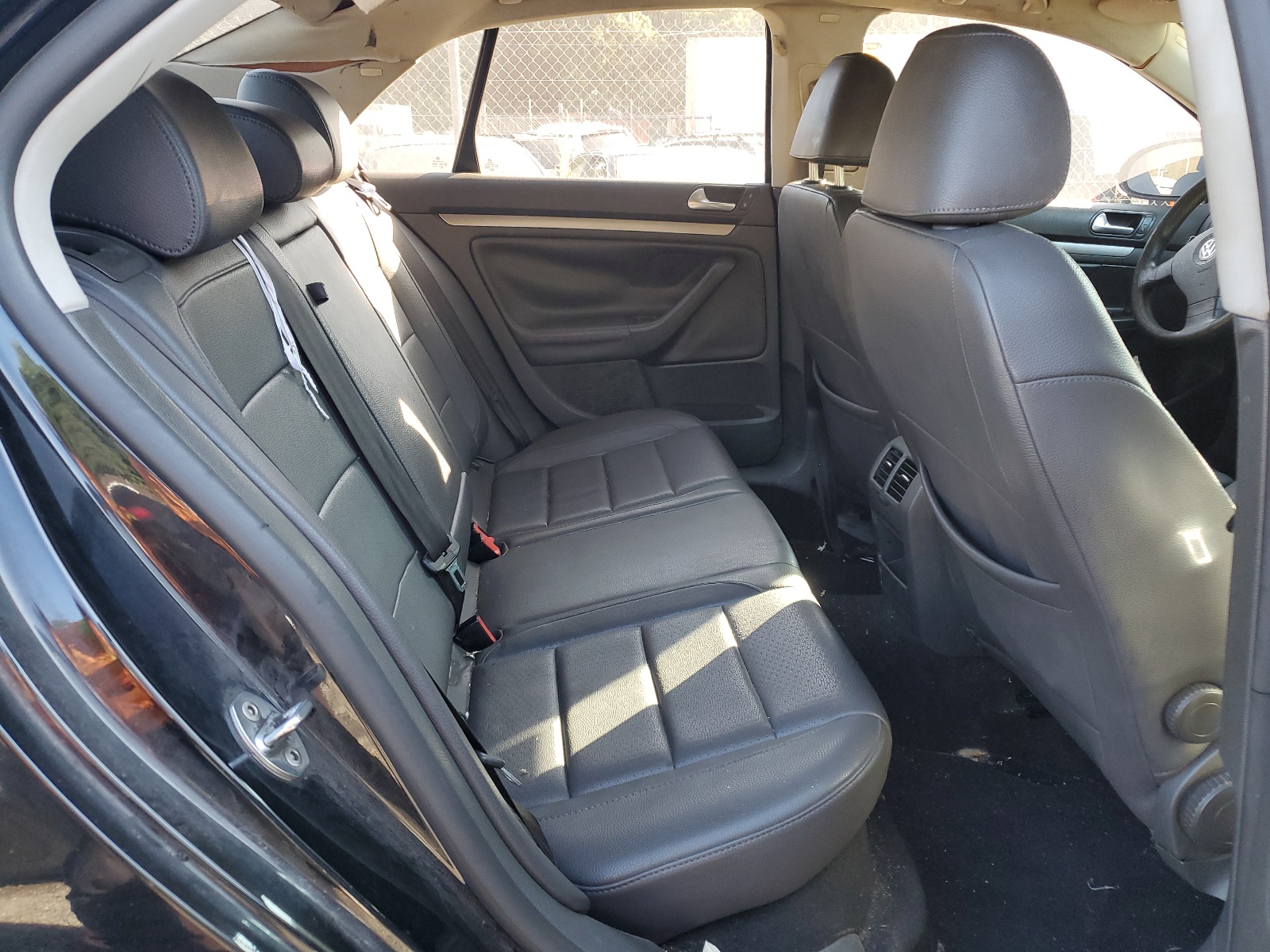 3VWSG71K77M147451 2007 Volkswagen Jetta 2.5 Option Package 1