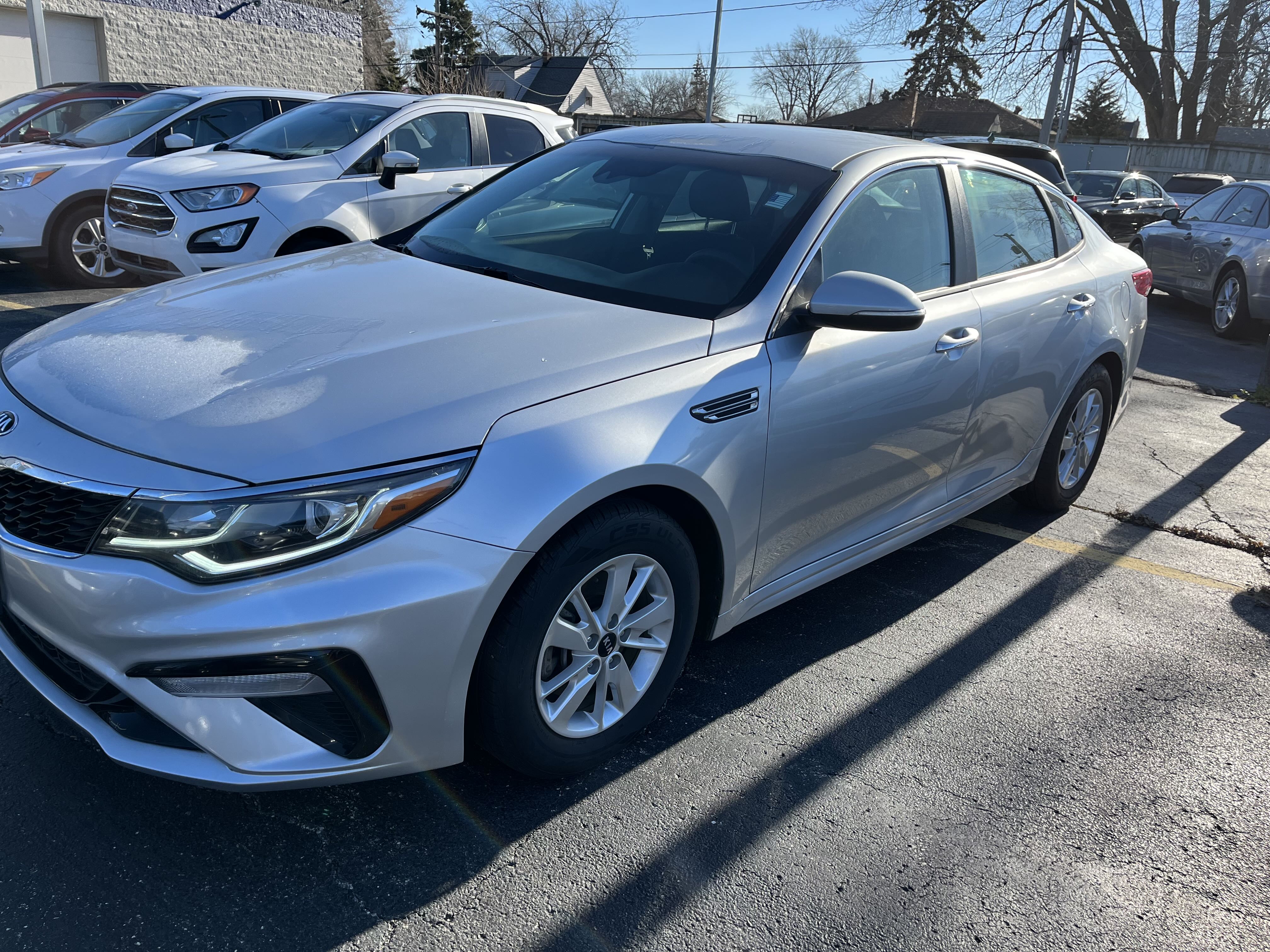 5XXGT4L34KG2807 2019 Kia Optima Lx