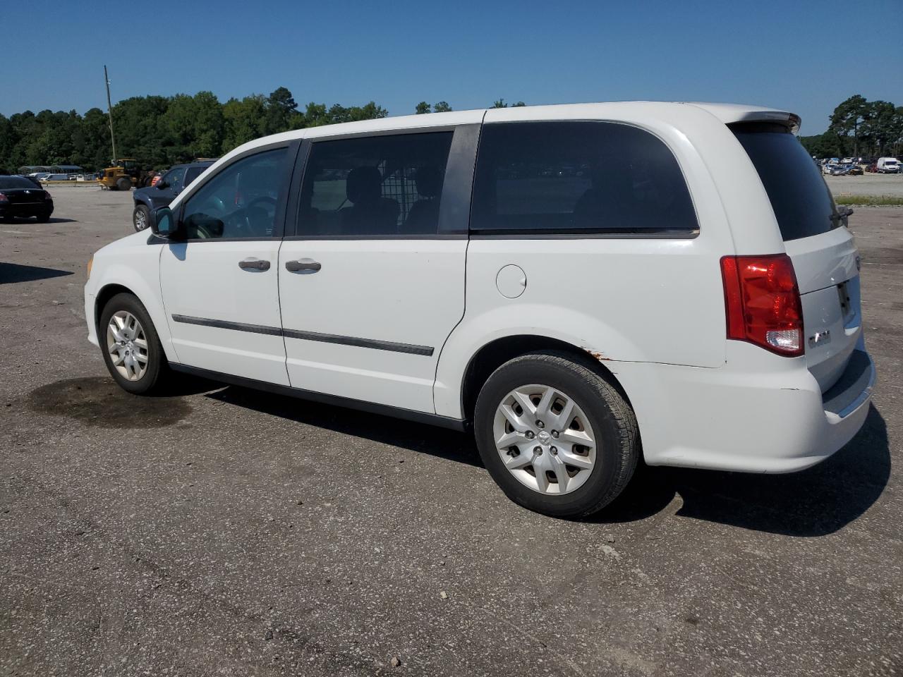2014 RAM Cargo Van Tradesman - Image 2