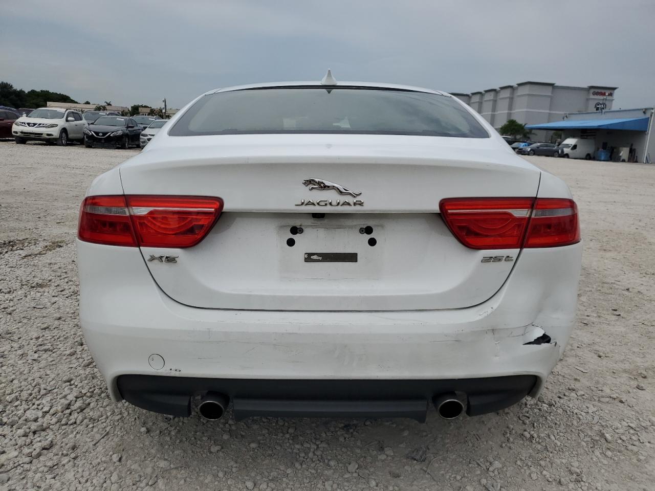 SAJAD4BG3HA966165 2017 Jaguar Xe Premium