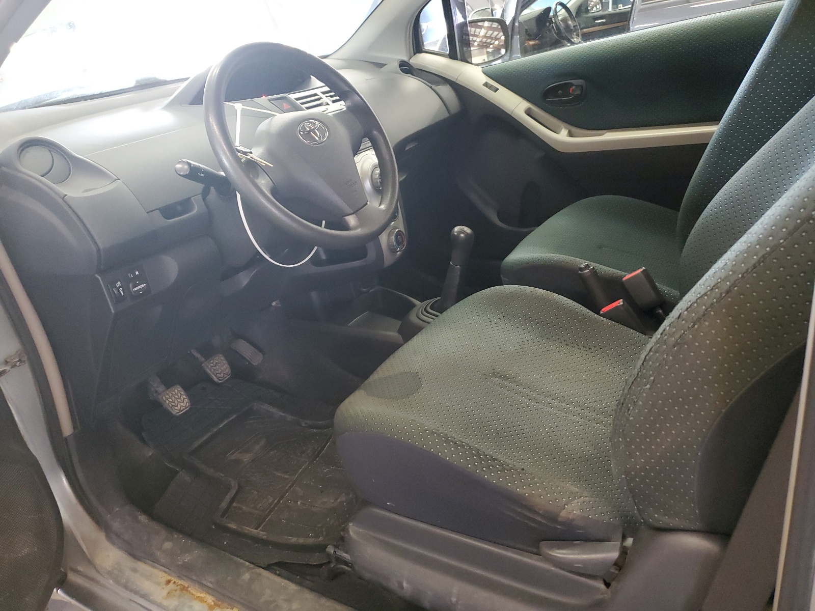 JTDJT923385174733 2008 Toyota Yaris