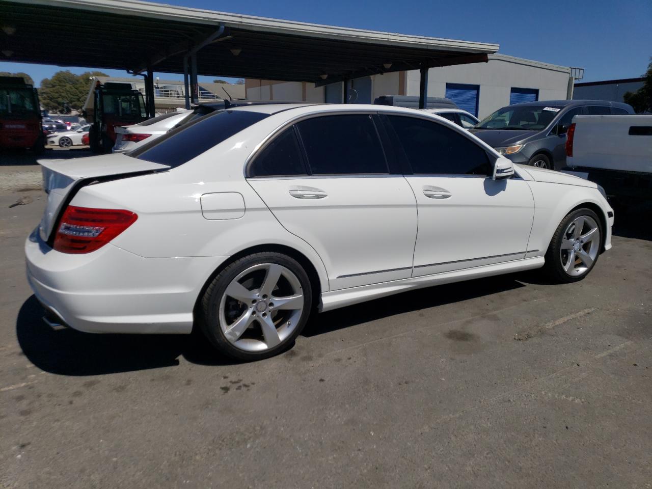 VIN WDDGF5HB4EA942494 2014 MERCEDES-BENZ C-CLASS no.3