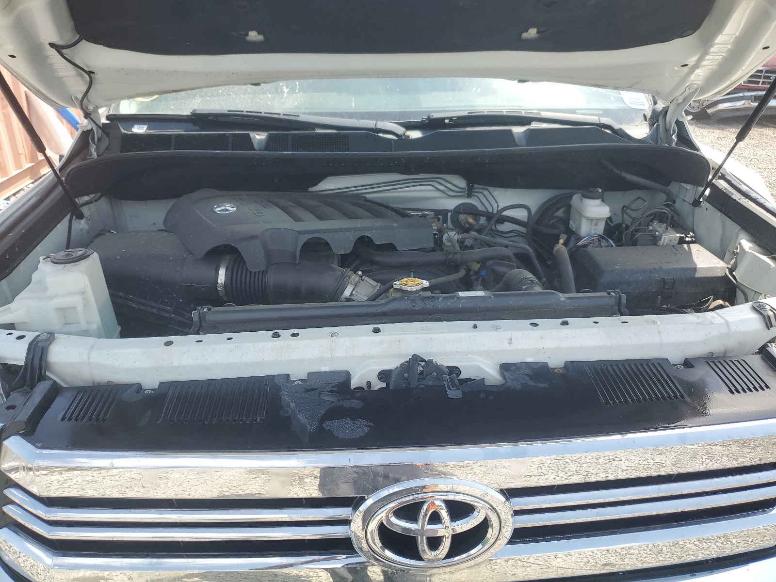 5TFDW5F1XHX632827 2017 Toyota Tundra Crewmax Sr5