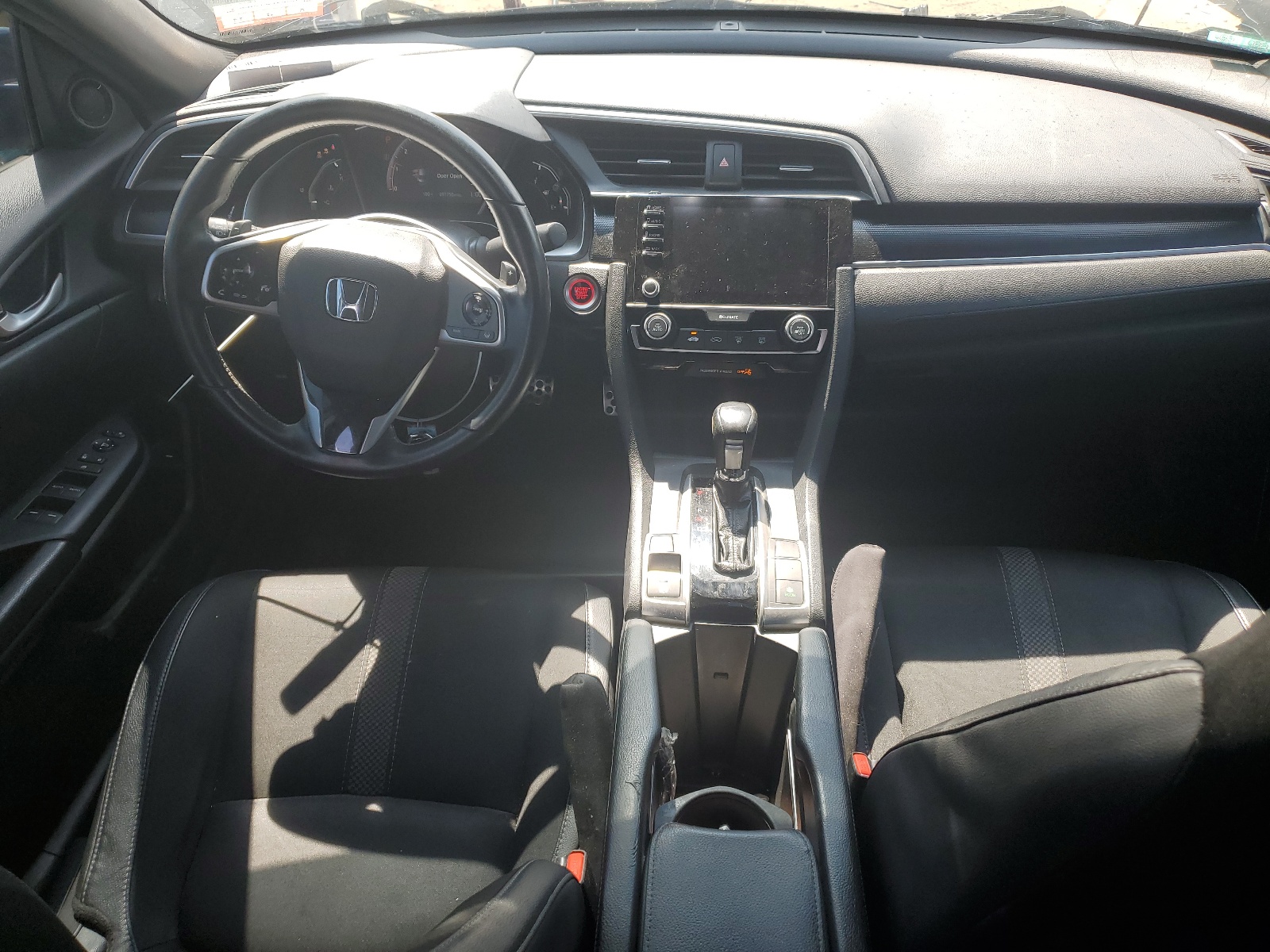 2HGFC2F82KH585335 2019 Honda Civic Sport