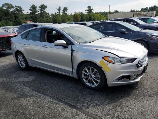 Sedans FORD FUSION 2017 Srebrny