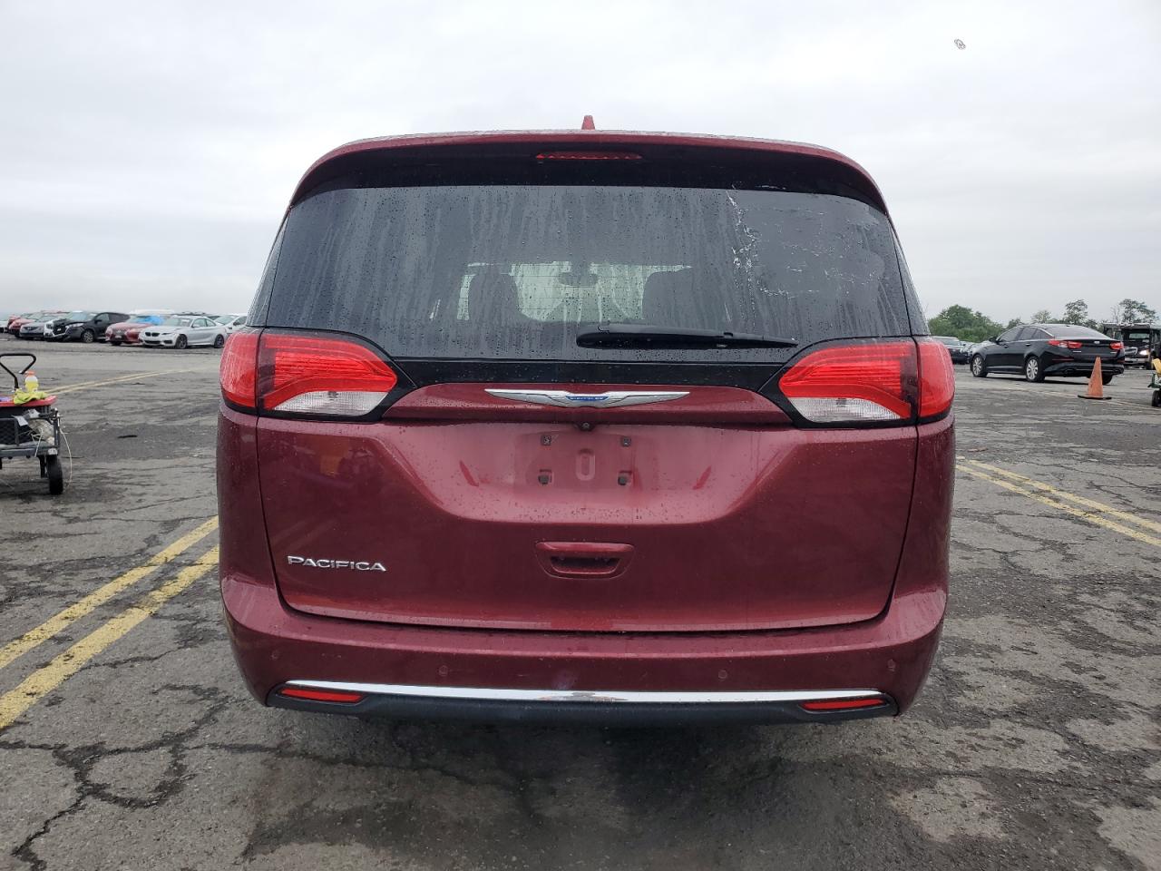 2018 Chrysler Pacifica Touring L VIN: 2C4RC1BG8JR124085 Lot: 63953674