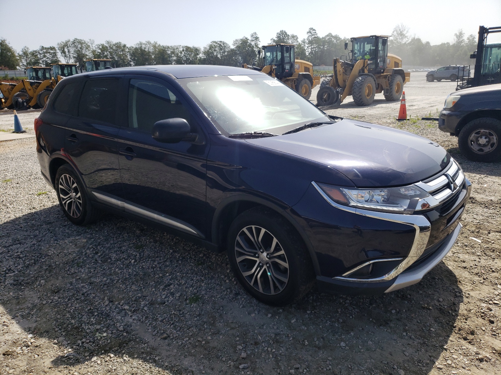 2018 Mitsubishi Outlander Es vin: JA4AD2A38JZ006570