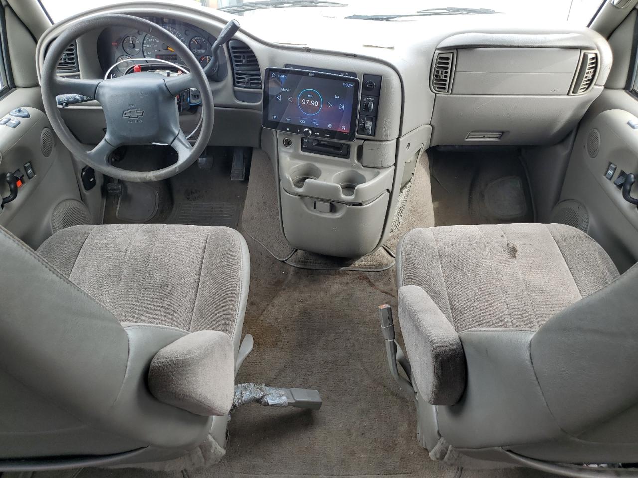 2000 Chevrolet Astro VIN: 1GNDM19W0YB150457 Lot: 68073914