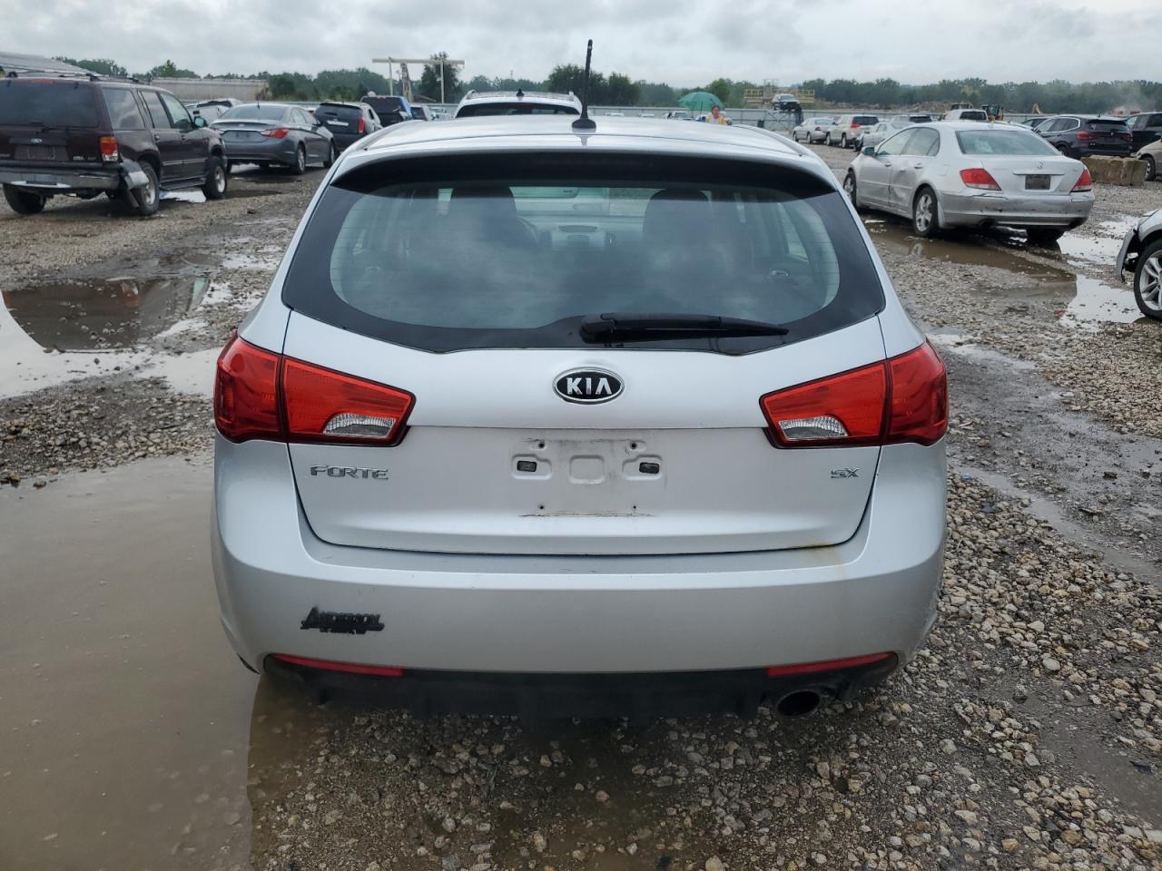 KNAFW5A33B5325601 2011 Kia Forte Sx