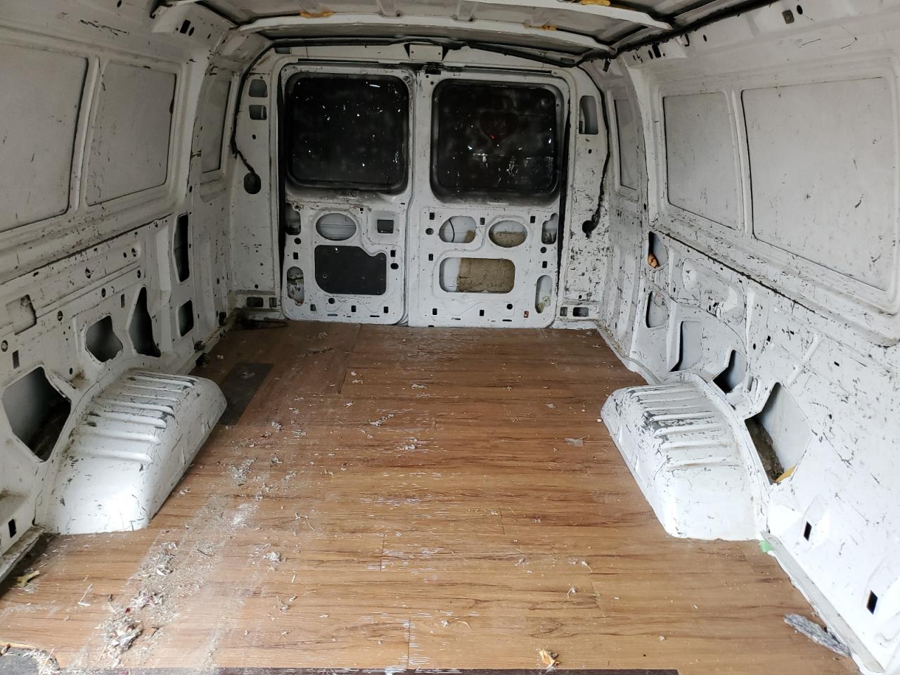 1998 Ford Econoline E250 Super Duty Van VIN: 1FTNS2424WHA98127 Lot: 65180424