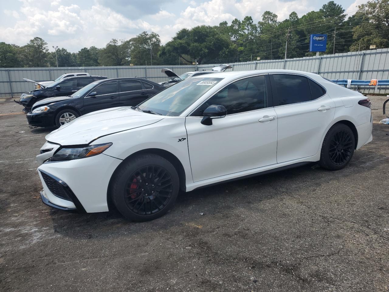 4T1T11AK5NU636067 2022 TOYOTA CAMRY - Image 1