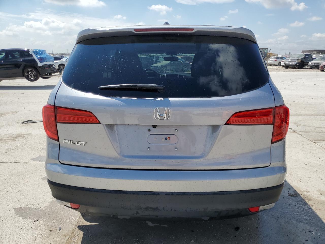 5FNYF5H56HB024928 2017 Honda Pilot Exl