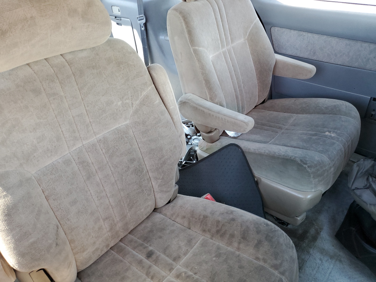 4T3ZF13C2YU317030 2000 Toyota Sienna Le