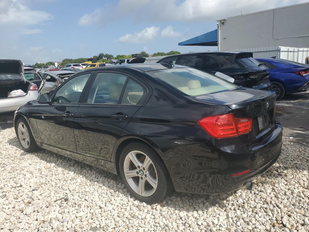 2015 BMW 320 I vin: WBA3B1C50FK137938