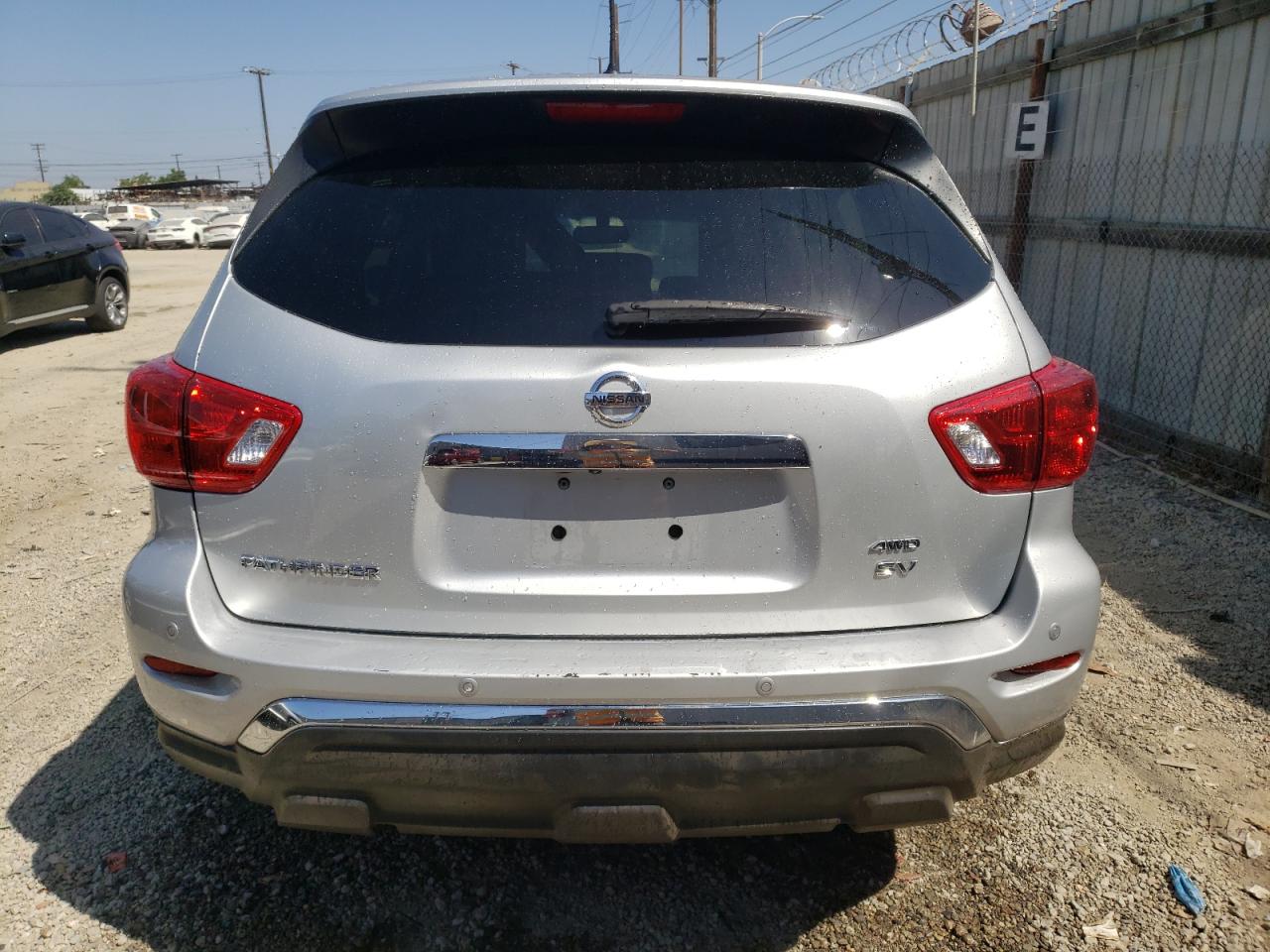 2018 Nissan Pathfinder S VIN: 5N1DR2MM6JC669563 Lot: 67799304