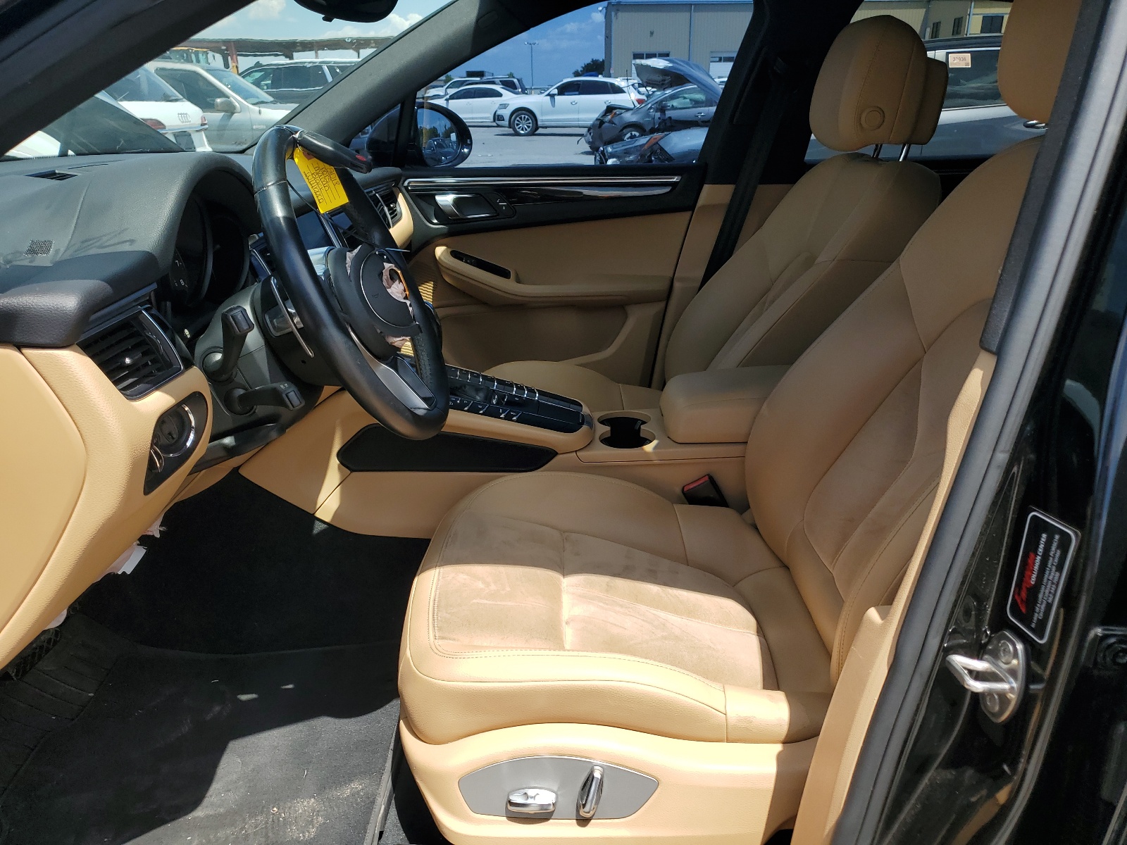 WP1AA2A59JLB06131 2018 Porsche Macan