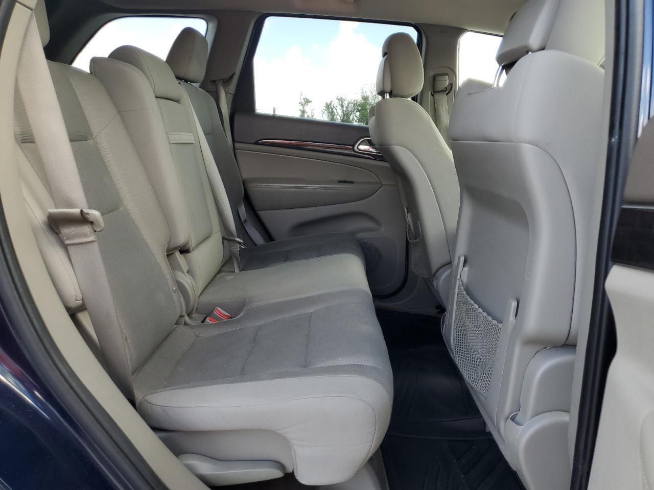 2012 Jeep Grand Cherokee - Image 11