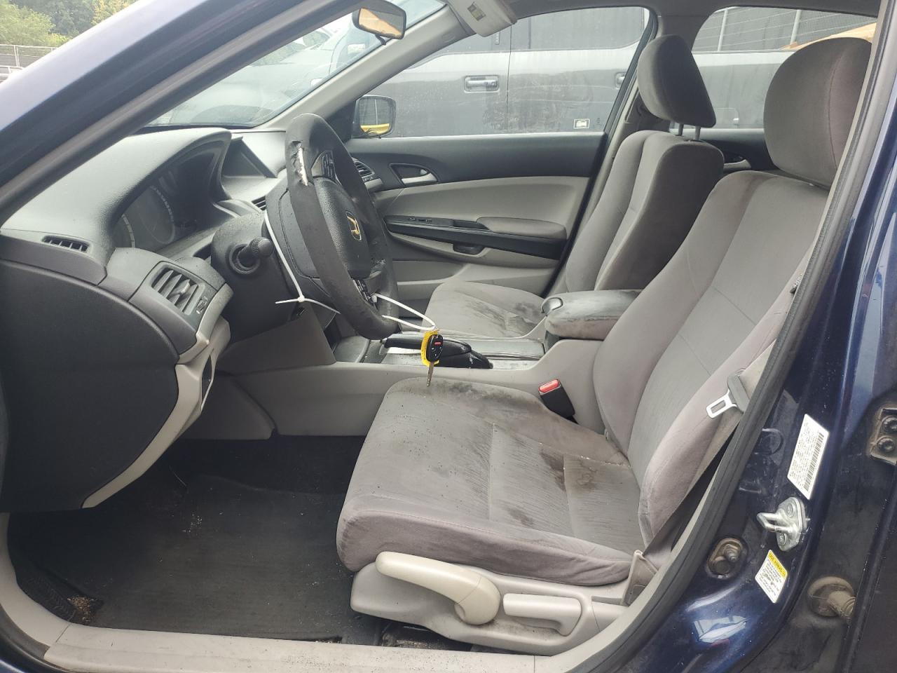 1HGCP2F34BA101370 2011 Honda Accord Lx