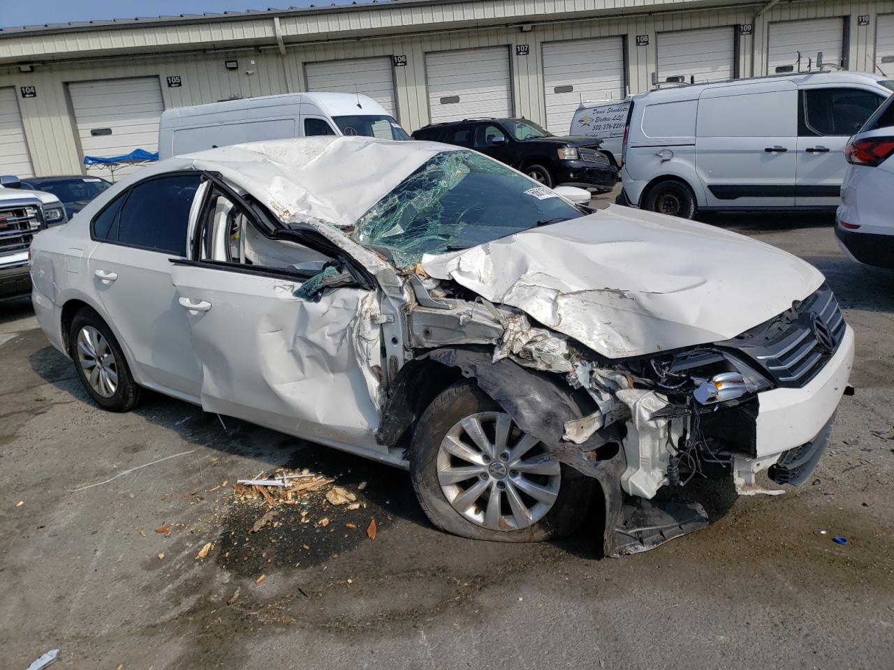 2015 Volkswagen Passat - Image 4